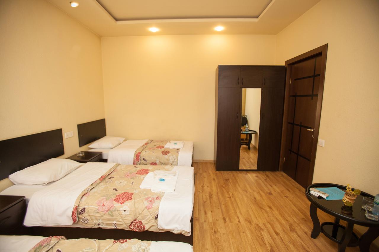 Hotel 4You Tbilisi Ngoại thất bức ảnh